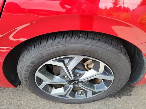 Used 2019 Kia Forte LXS FWD image 6