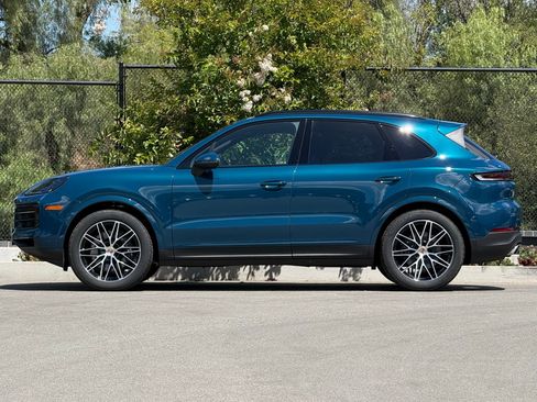Used 2026 Porsche Cayenne AWD/4WD image 2
