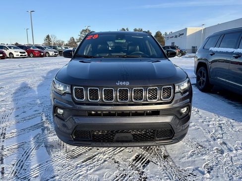 Certified 2023 Jeep Compass Latitude image 8