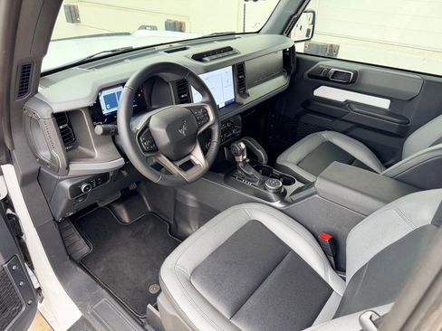 Used 2024 Ford Bronco Big Bend image 11