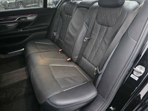 Used 2018 BMW 740e xDrive image 16