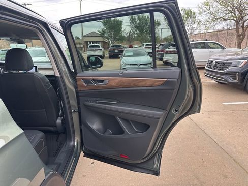 New 2026 Volkswagen Atlas SE FWD image 19