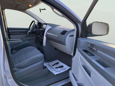 Used 2009 Dodge Grand Caravan SE w/ Climate Group FWD image 17