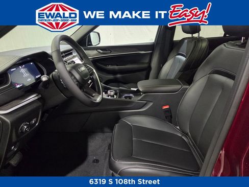 New 2025 Jeep Grand Cherokee Limited image 7