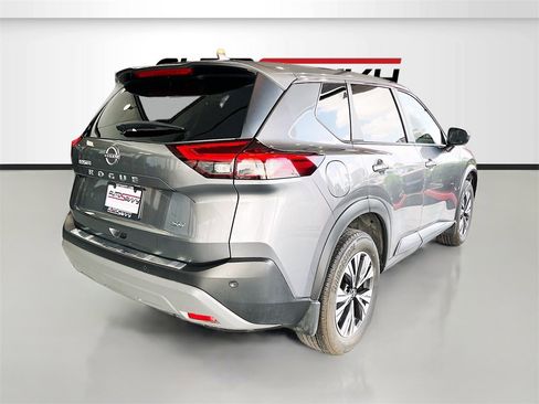 Used 2023 Nissan Rogue SV image 7