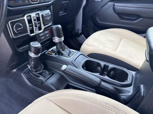 Used 2023 Jeep Wrangler Unlimited w/ Safety Group AWD/4WD image 21