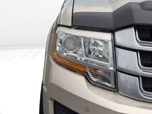 Used 2017 Ford Expedition Platinum RWD image 9