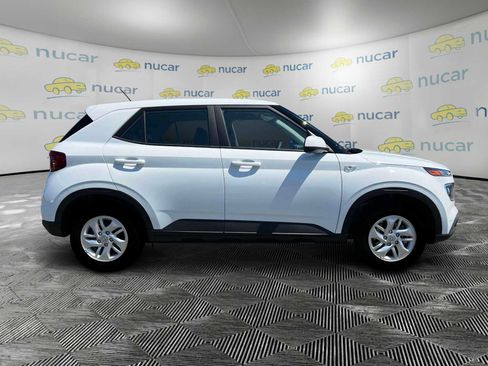 New 2025 Hyundai Venue SE image 10