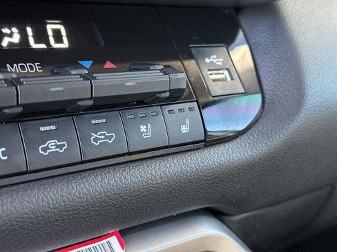 Used 2024 Toyota Tundra Limited image 29