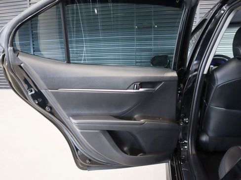 Used 2022 Toyota Camry SE image 24