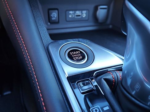 Used 2025 Nissan Sentra SR w/ SR Premium Package image 26