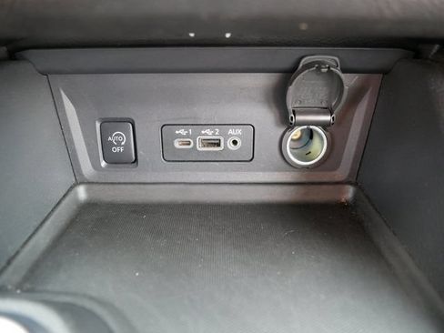 Used 2024 Nissan Sentra SV FWD image 33