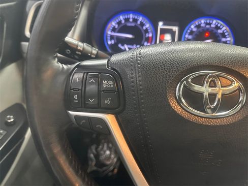 Used 2019 Toyota Highlander Limited Platinum image 28