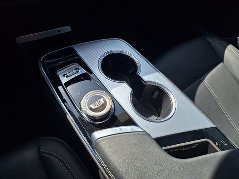 Certified 2024 Cadillac Lyriq Tech AWD/4WD image 15