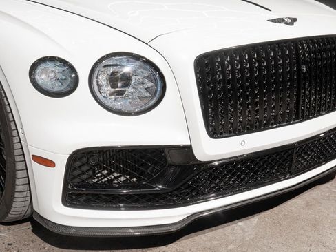 Used 2023 Bentley Flying Spur V8 image 37