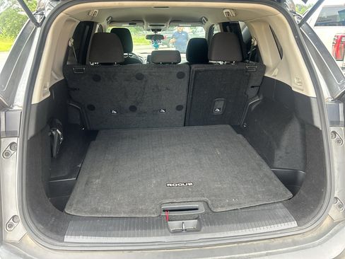 Used 2023 Nissan Rogue S FWD image 10