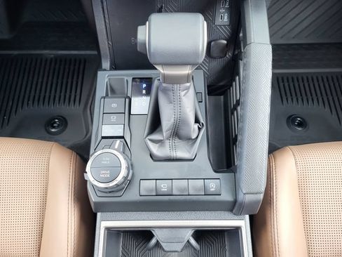 Used 2026 Toyota 4Runner Limited AWD/4WD image 19