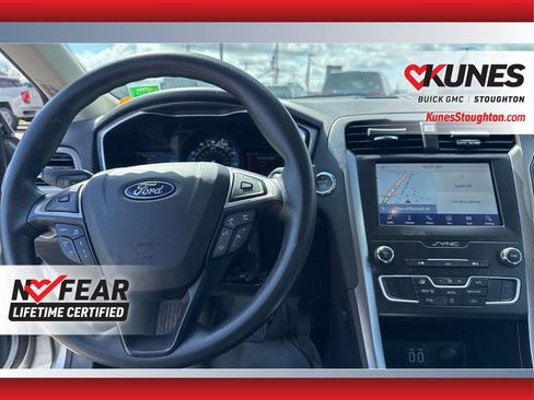 Used 2020 Ford Fusion SE image 38