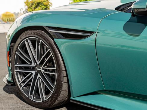 Used 2024 Aston Martin DB12 Convertible image 10