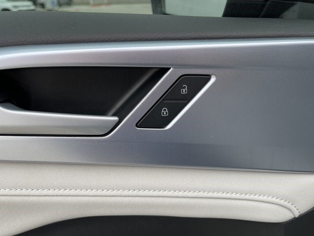 New 2025 Volkswagen Taos SE FWD image 15