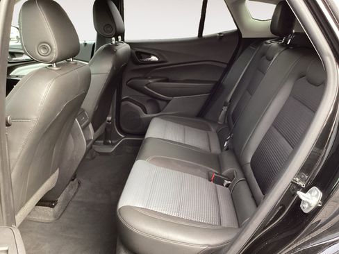 Used 2025 Chevrolet Trax LT image 26