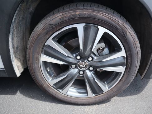 Used 2022 Lexus UX 250h w/ Accessory Package (Z2) AWD/4WD image 18