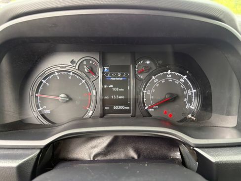 Used 2022 Toyota 4Runner SR5 Premium AWD/4WD image 21