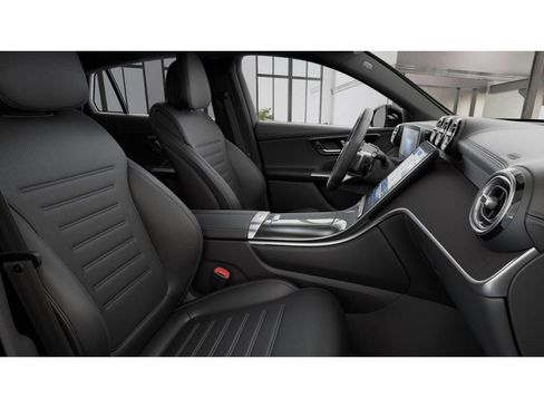 Certified 2026 Mercedes-Benz GLC 300 4MATIC image 4