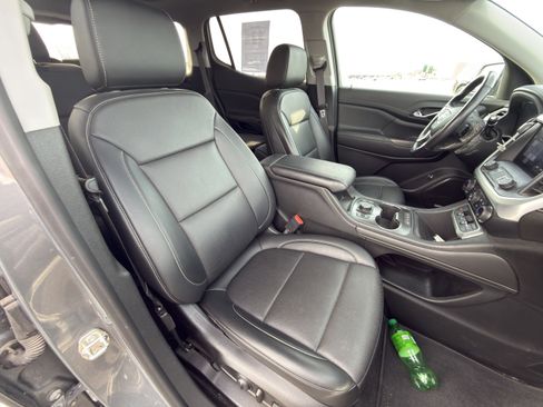 Used 2021 GMC Acadia SLT w/ Preferred Package image 11