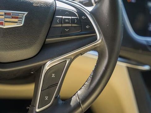 Used 2017 Cadillac XT5 FWD image 24