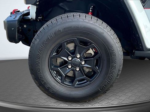 Used 2020 Jeep Gladiator Rubicon image 9