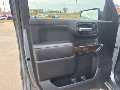 Used 2019 GMC Sierra 1500 SLT w/ Driver Alert Package I AWD/4WD image 16