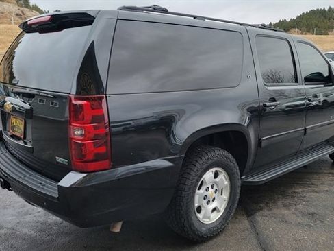 Used 2011 Chevrolet Suburban LT image 5