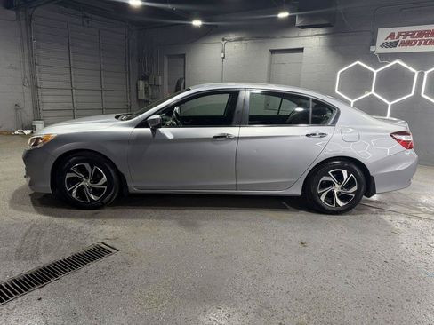 Used 2017 Honda Accord LX image 2