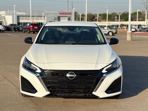 Certified 2025 Nissan Altima 2.5 SV image 4