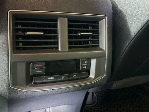 Used 2019 Volkswagen Atlas SE FWD image 25