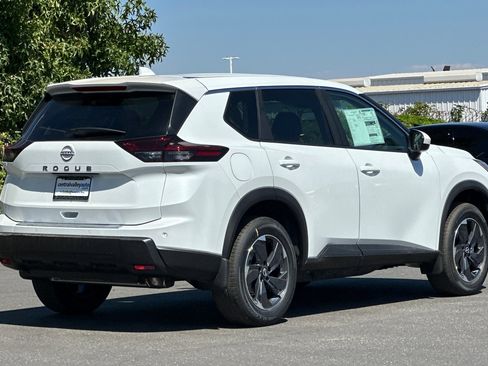 New 2026 Nissan Rogue SV image 4