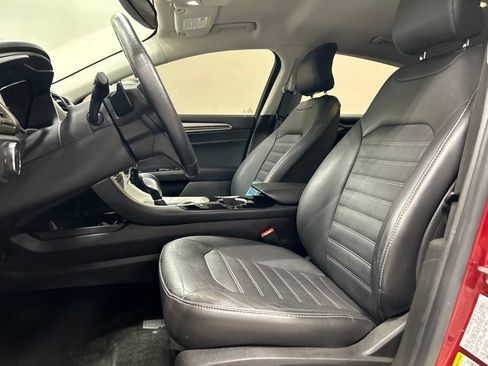 Used 2016 Ford Fusion SE w/ Equipment Group 202A FWD image 10