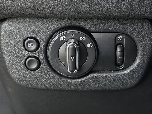 Used 2019 MINI Cooper Clubman S image 29