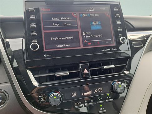 Used 2022 Toyota Camry XSE image 9