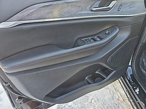 Certified 2024 Jeep Grand Cherokee Limited w/ Black Appearance Package image 15