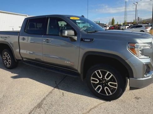 Used 2021 GMC Sierra 1500 AT4 w/ Technology Package AWD/4WD image 3