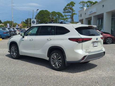 Used 2021 Toyota Highlander Platinum AWD/4WD image 5