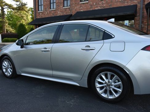 Used 2021 Toyota Corolla XLE FWD image 31