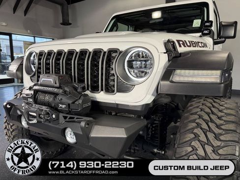 Used 2025 Jeep Wrangler Unlimited Rubicon AWD/4WD image 6