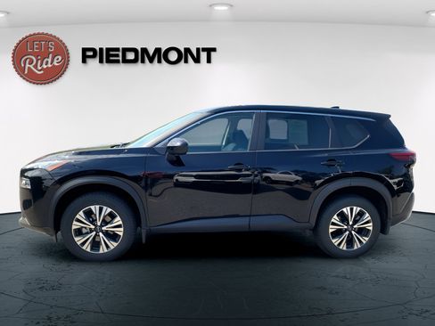 Used 2023 Nissan Rogue SV image 9