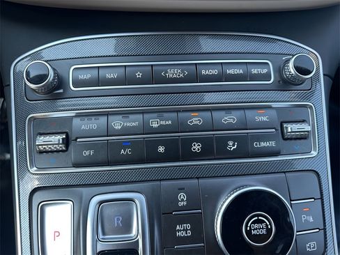 Used 2021 Hyundai Santa Fe Limited image 21