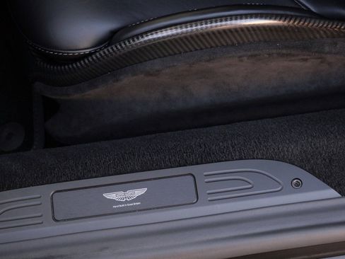 Used 2025 Aston Martin V8 Vantage Coupe image 22