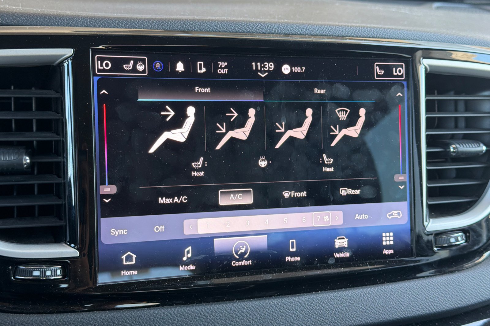 Used 2023 Chrysler Pacifica Touring-L FWD image 25