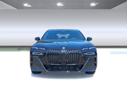 New 2026 BMW 750e xDrive w/ Premium Package image 5